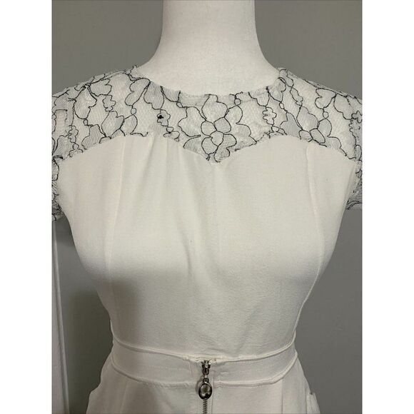 Valentino Roma Womens White Black Lace Short Sleeve Mini Dress Small Medium - Picture 3 of 8